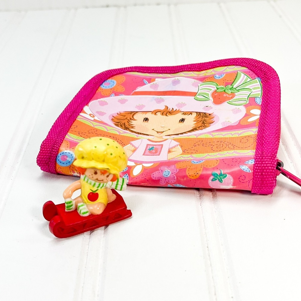 Strawberry Shortcake Strawberryland Miniatures Apple Dumplin' Sled PVC